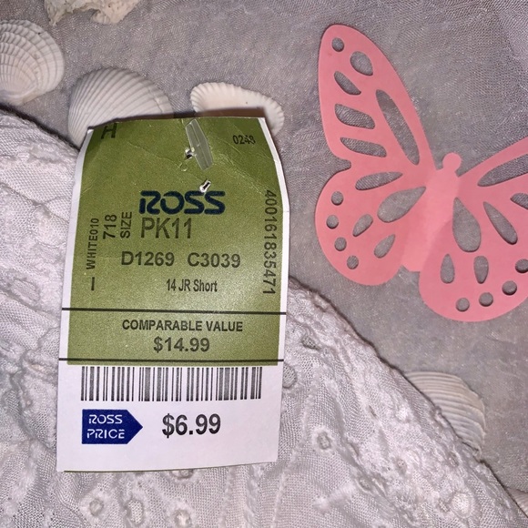 Derek Heart Lace Shorts - Picture 3 of 3